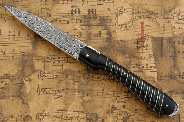 Vendetta Picnic Knife with Damascus and Fluted Buffalo Horn