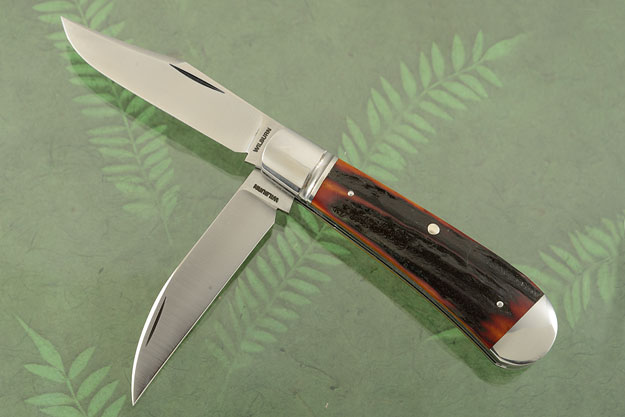 Double Blade Dogleg Trapper with Amber Stag